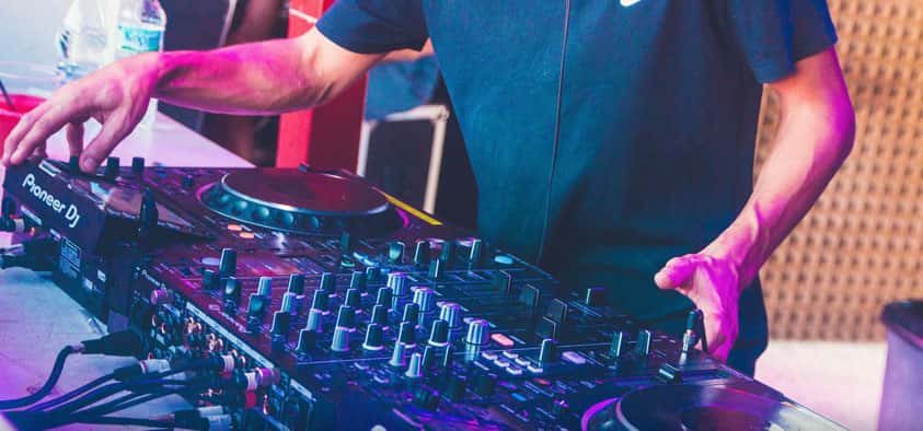 DJs