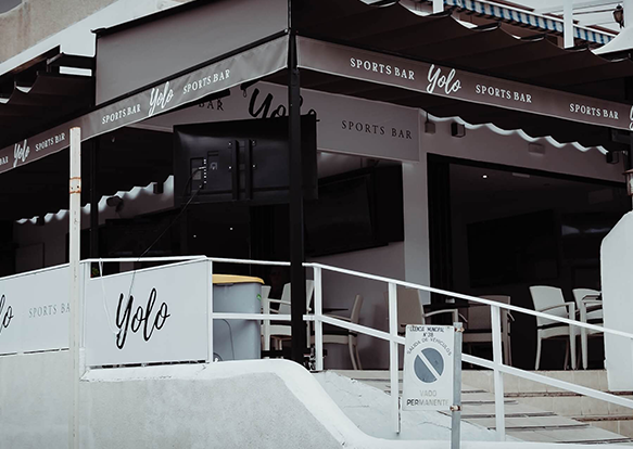  YOLO Sports Bar